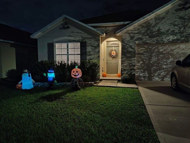 Foto del edificio - Spacious 4BR/2BA Home with Fenced Yard Nea...