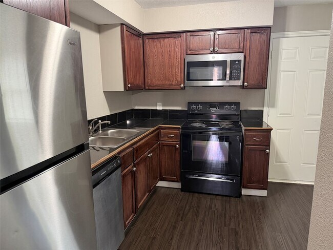 Foto del edificio - 357 NW Newton Dr