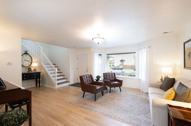 Building Photo - Beautiful updated 4 bed 2.5 bath in Hayden