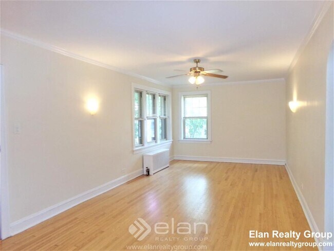 Building Photo - 914 Crain St