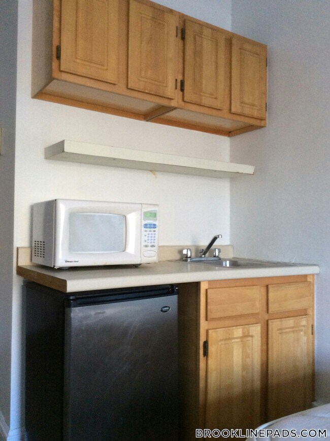 Foto del edificio - 1077 Beacon St