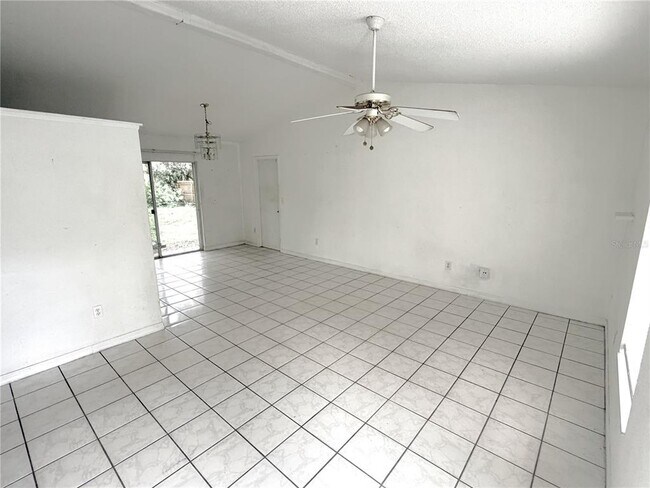 Building Photo - 745 Whitewood Dr