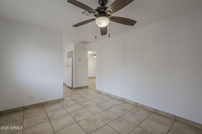Building Photo - 1551 E Christy Dr