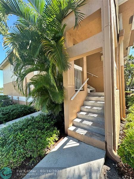 Building Photo - 724 NW 92nd Ave