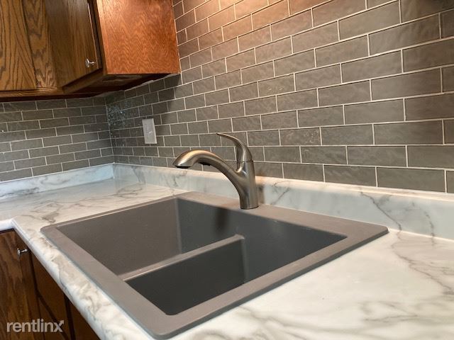 Building Photo - 1 br, 1 bath Condo - 7301 W 101st St