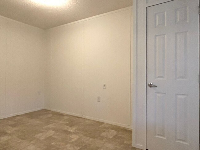 Foto del edificio - Manufactured House in the Country - Shed Included