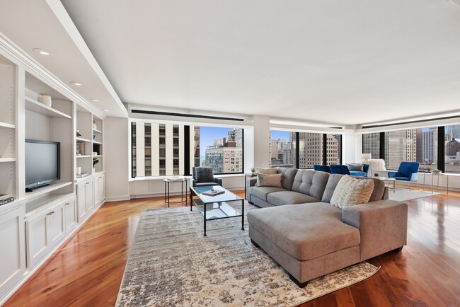 Building Photo - 50 E Bellevue Pl