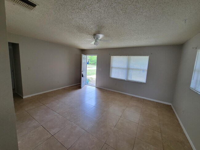 Foto del edificio - 1042 Oak St