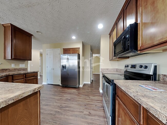 Foto del edificio - 5263 Summerset Dr