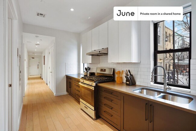 Foto del edificio - Room in Shared 6.0 bed/3 bath home