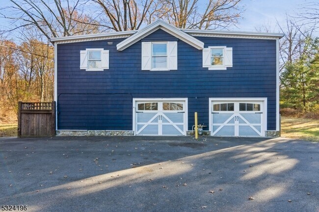 Foto del edificio - 1387 Valley Rd