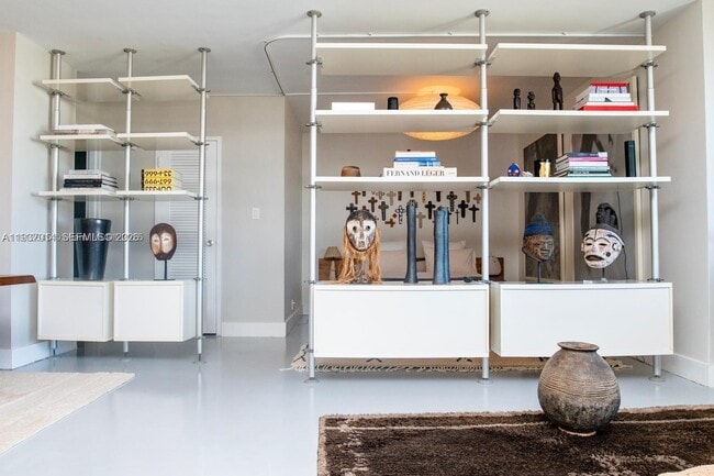 Building Photo - 1000 West Ave