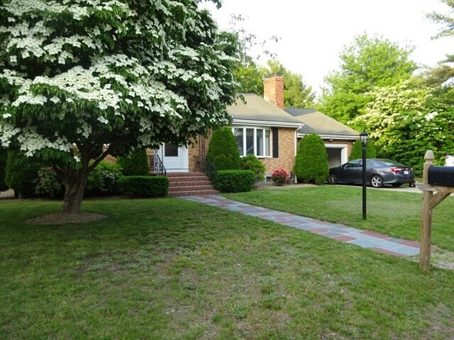 Foto del edificio - 27 Wenonah Rd