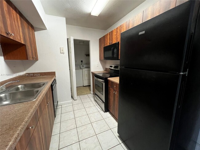 Building Photo - 2844 NW 55th Ave