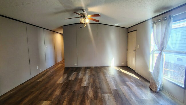 Foto del edificio - 3831 SW South Park Ave