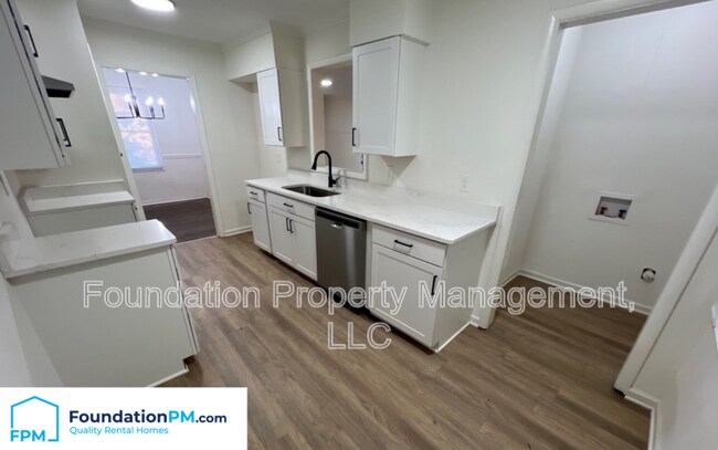 Foto del edificio - 1744 Dearing Rd