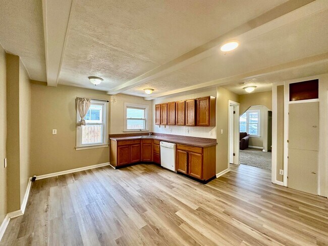 Foto del edificio - 30240 Groveland St