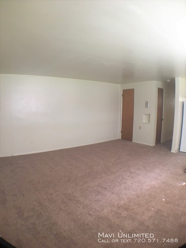 Foto del edificio - 1135 W Lilley Ave