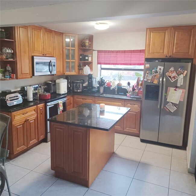 Foto del edificio - 6535 W 24th Ct