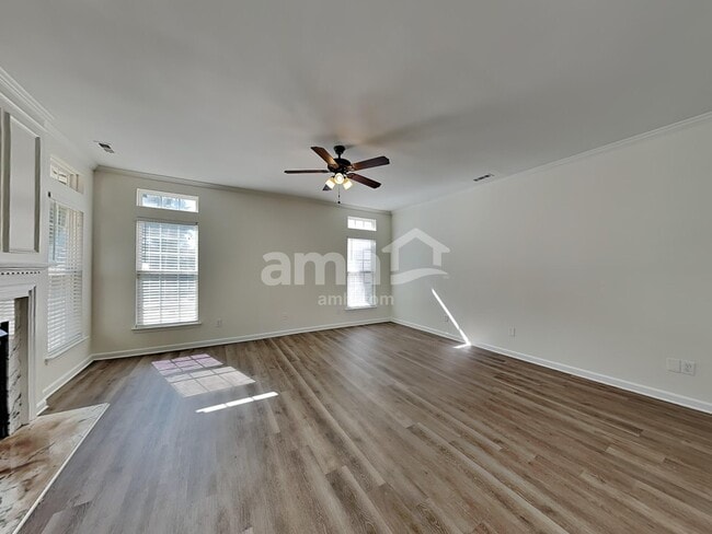 Building Photo - 1015 Farmingham Ln