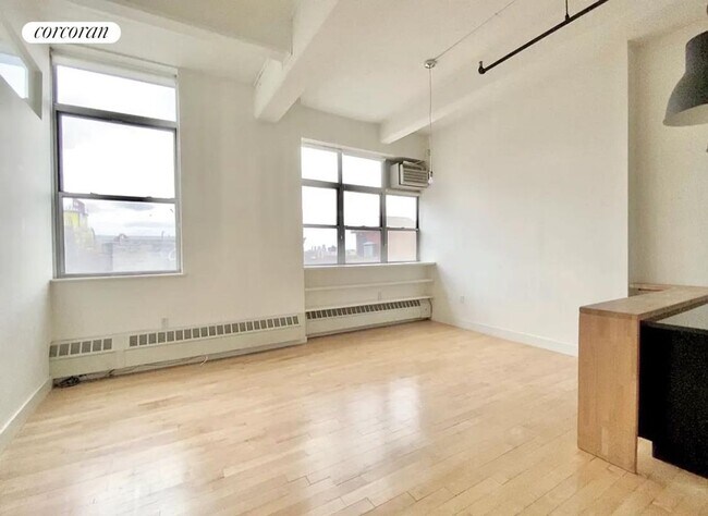 Foto del edificio - 970 Kent Ave