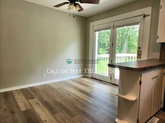 Building Photo - 8250 E Wadora Cir NW