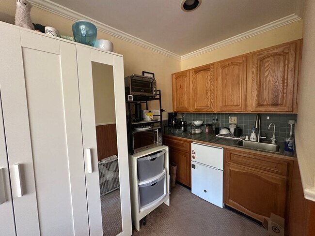 Foto del edificio - Studio Home in Desirable West Menlo Park- ...