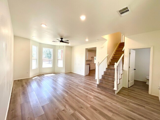 Foto del edificio - 1202 Mystic Dr