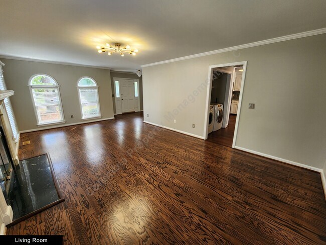Building Photo - 121 Ridgecrest Dr