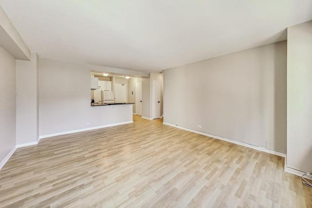 Building Photo - 1 bedroom in Chicago IL 60657