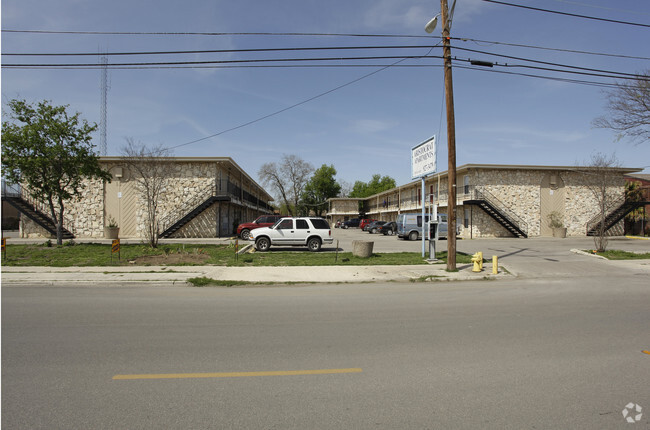 Building Photo - Aristocrat Apartments