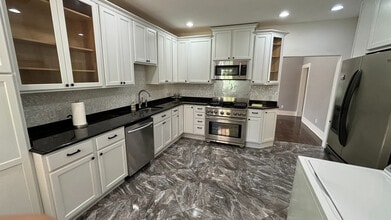 Building Photo - Room in House on Avant Ave