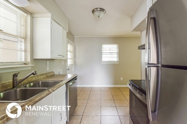 Foto del edificio - 4877 Brentdale Ave