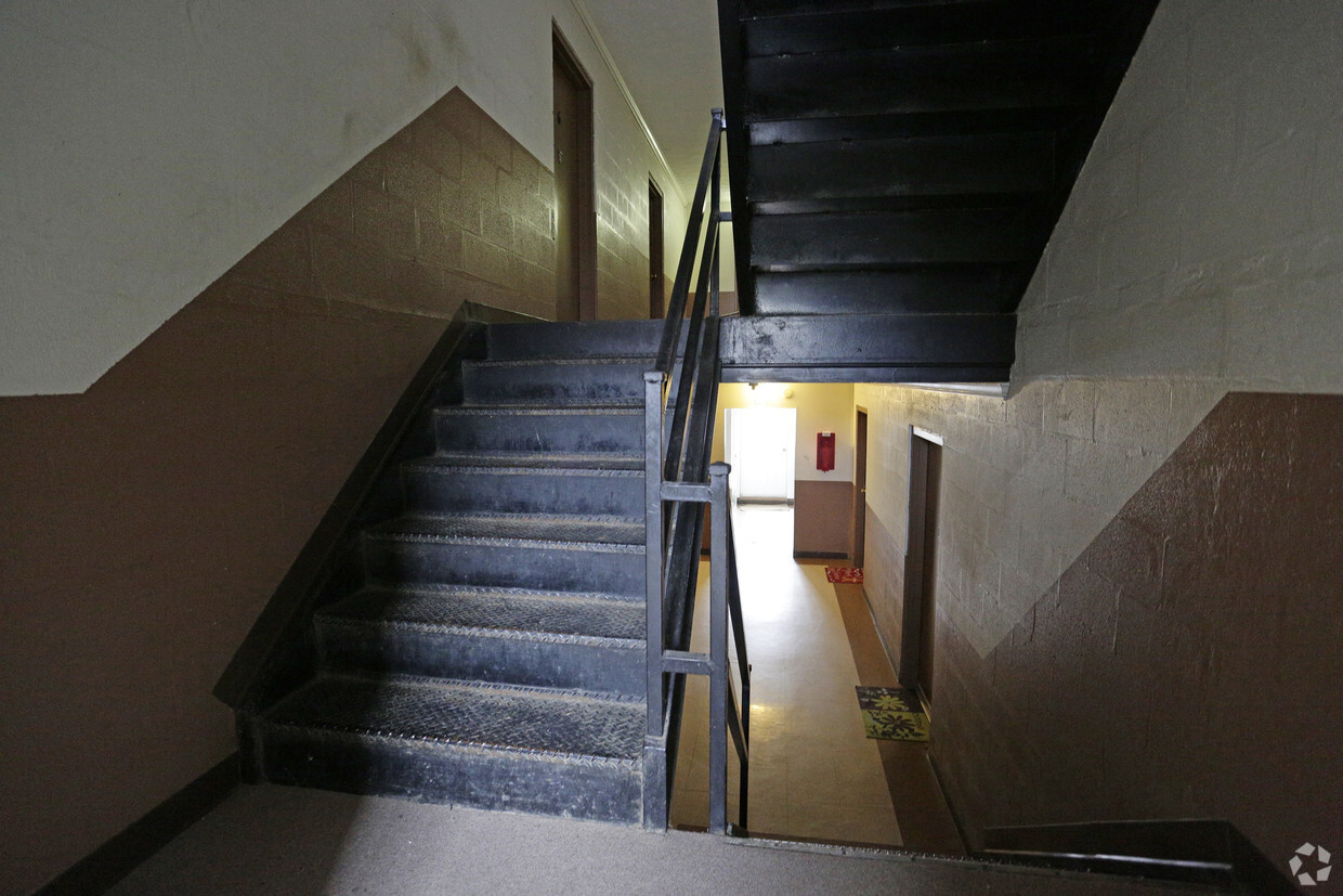 Hallway - Williamson Road Apartments