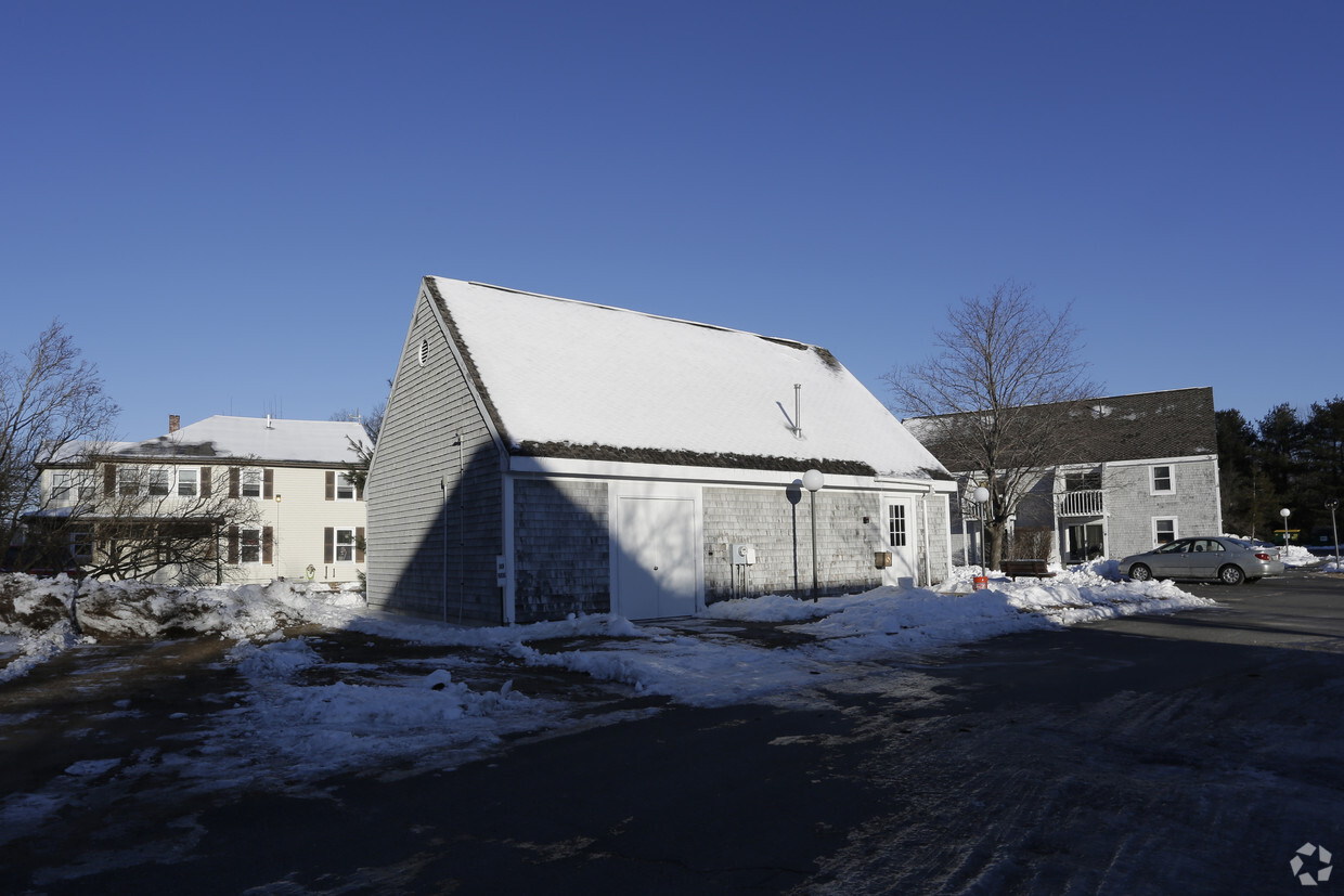 Building Photo - Meadow Creek Apartments