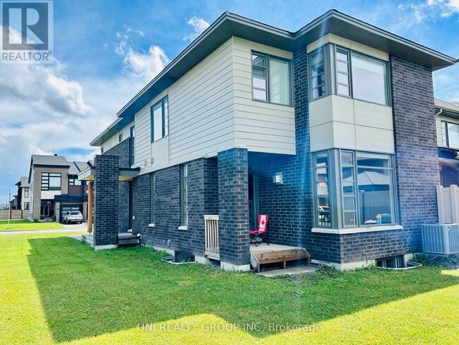 Building Photo - 1085 Lunar Glow Cres