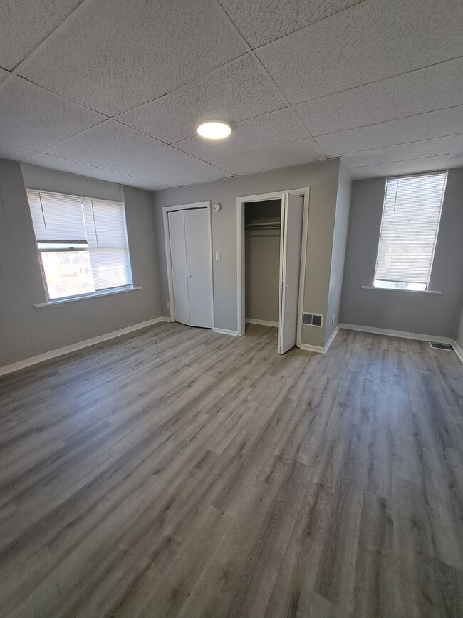 Building Photo - 454 Freeport St