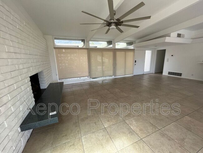 Building Photo - 2300 N Janis Dr