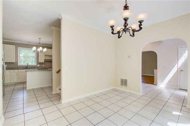 Building Photo - 2462 Empire Forest Dr