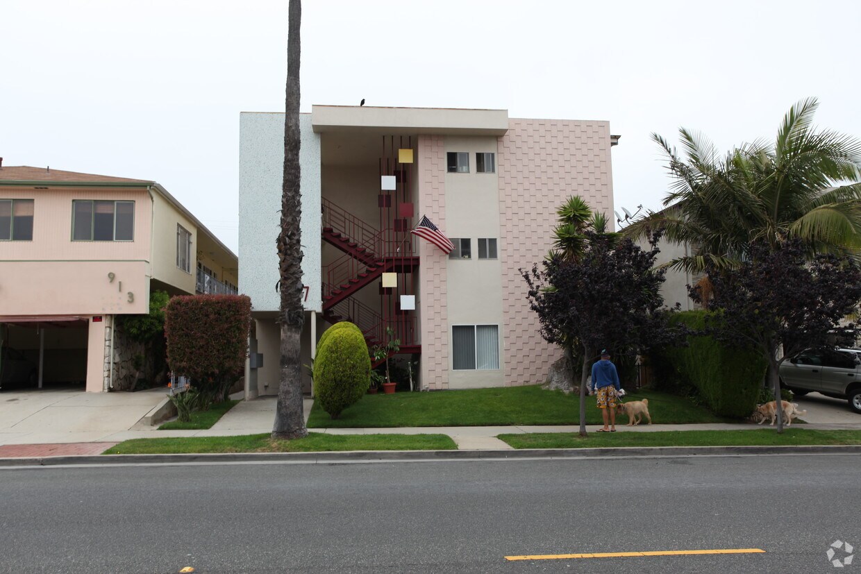 Primary Photo - 917 6th St
