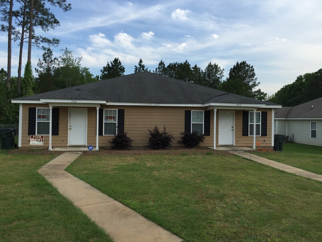 3970 Rodnor Forest Ln, Albany, GA 31721 Townhome Rentals in Albany GA