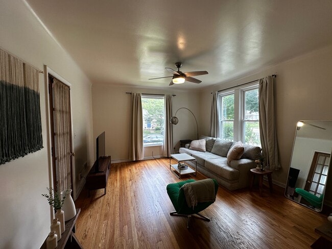 Photo - 215 Woodward St Apartments