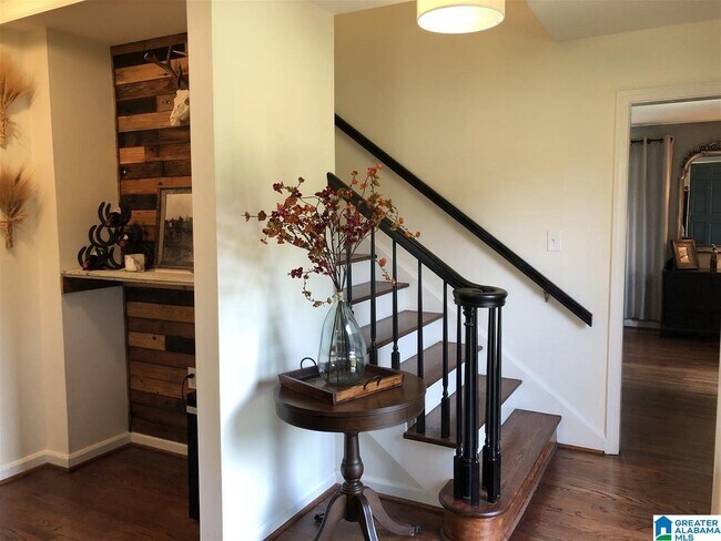 Building Photo - 3213 Starlake Dr