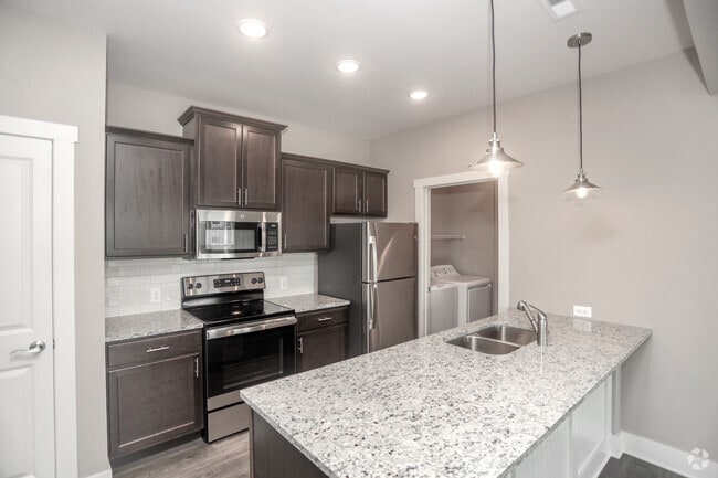 1BR, 1BA - 800 SF - Charlestown on the Monon Apartments