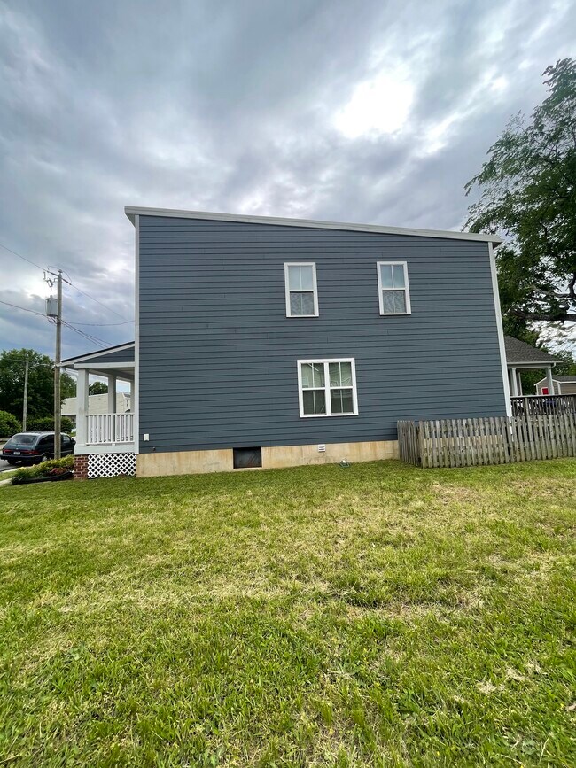 Photo - 1208 N 33rd St House