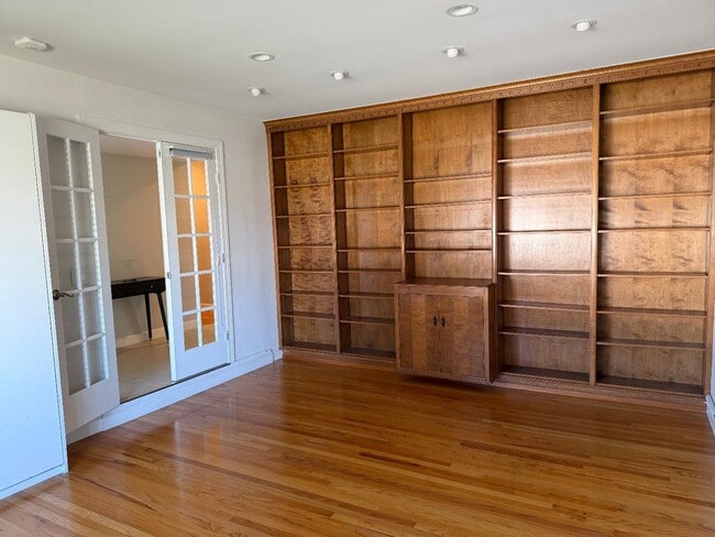 Foto del edificio - 3415 Isherwood Pl