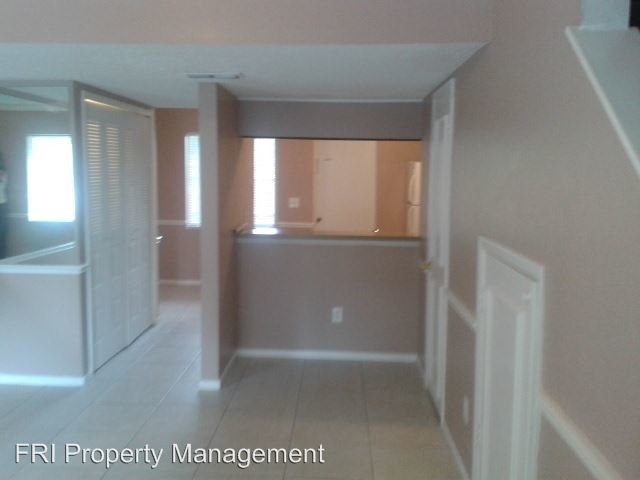 Building Photo - 209 S Moss Rd