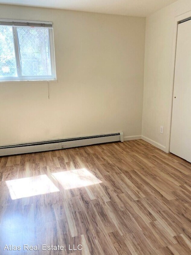 Foto del edificio - 316 E Brookside St