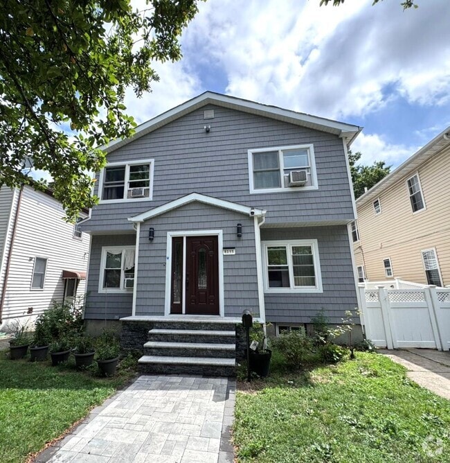 Building Photo - 83-15 243rd St