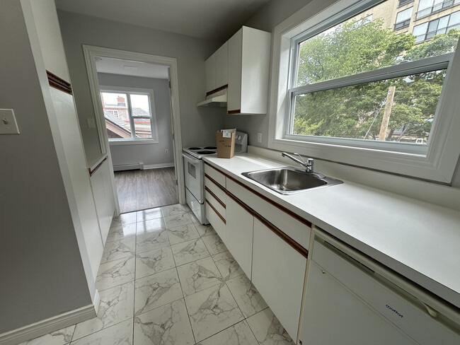 Unit 03 - Kitchen - Vernon Street Apartments